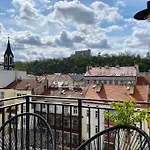Romantic Terrace Studio In Karlin